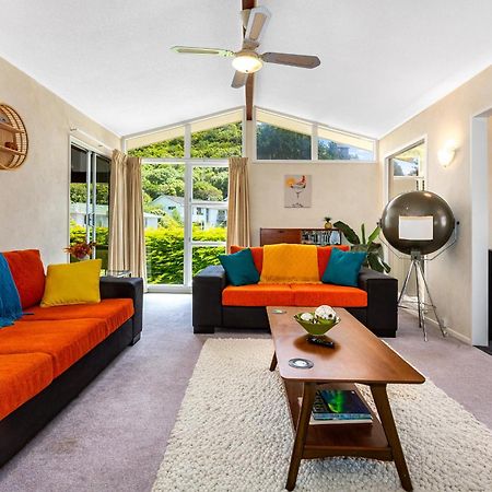 Retro 4 Bedroom Home, Warm And Welcoming, Quiet Location ポリルア エクステリア 写真