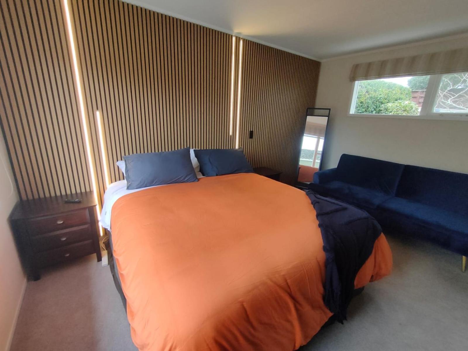 Retro 4 Bedroom Home, Warm And Welcoming, Quiet Location ポリルア エクステリア 写真