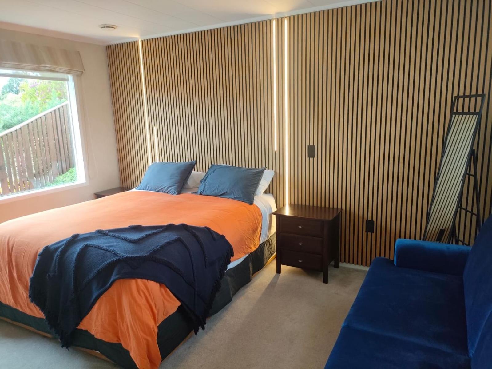 Retro 4 Bedroom Home, Warm And Welcoming, Quiet Location ポリルア エクステリア 写真