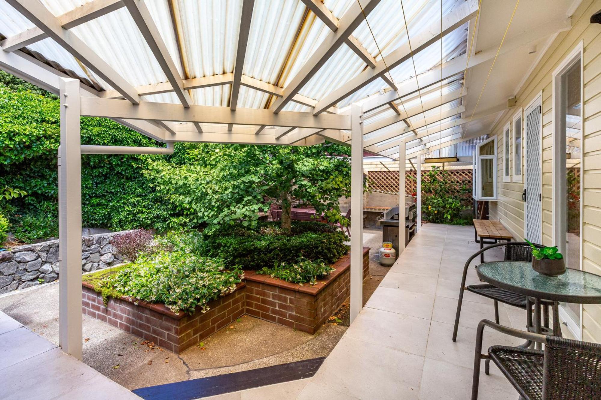 Retro 4 Bedroom Home, Warm And Welcoming, Quiet Location ポリルア エクステリア 写真