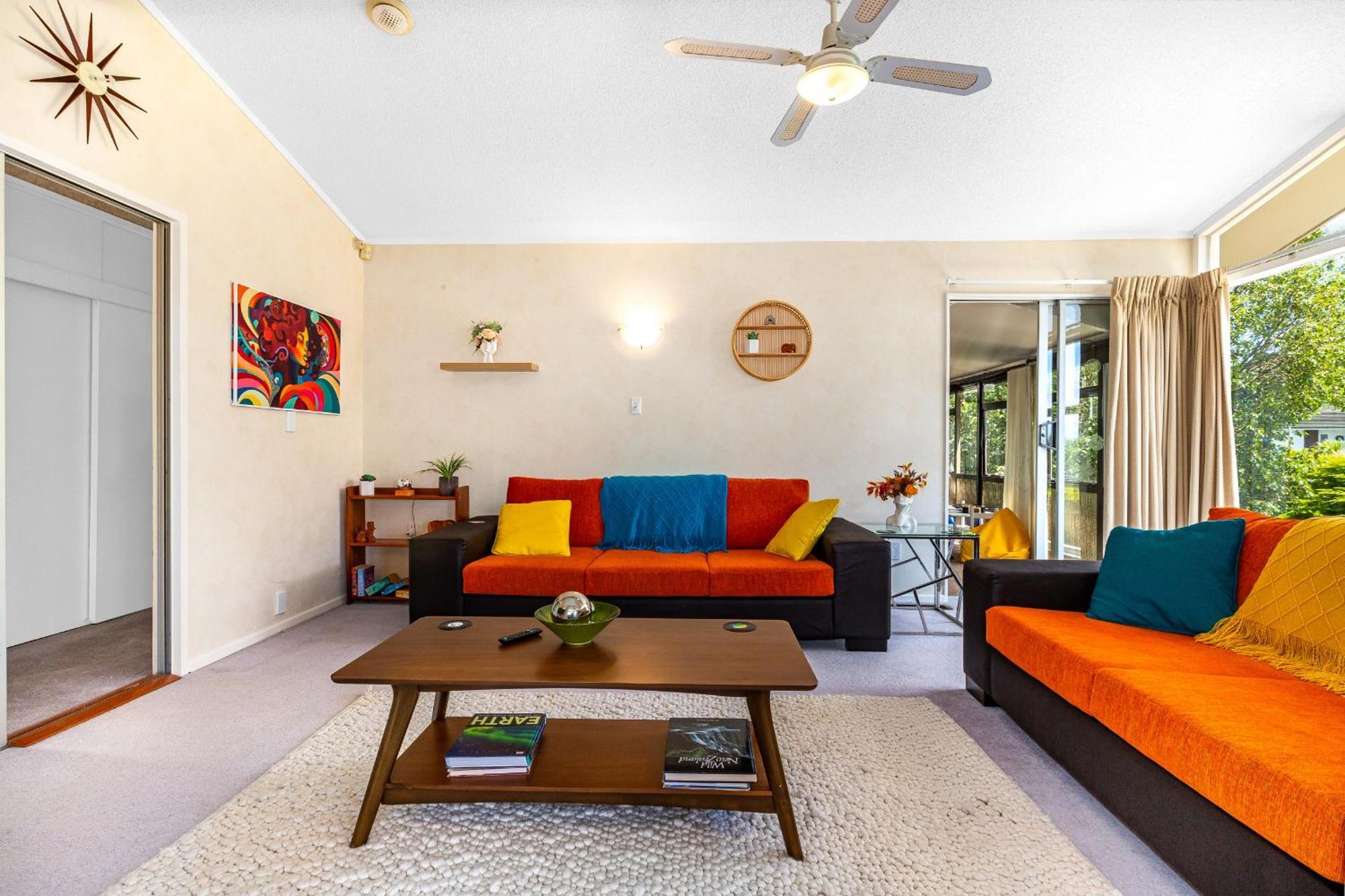 Retro 4 Bedroom Home, Warm And Welcoming, Quiet Location ポリルア エクステリア 写真